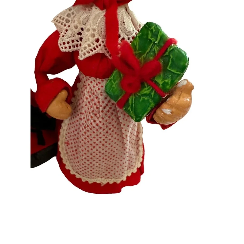 Vtg Mr And Mrs Santa Claus Christmas Figure Decor Granny‎ Core MCM Kitschy 10